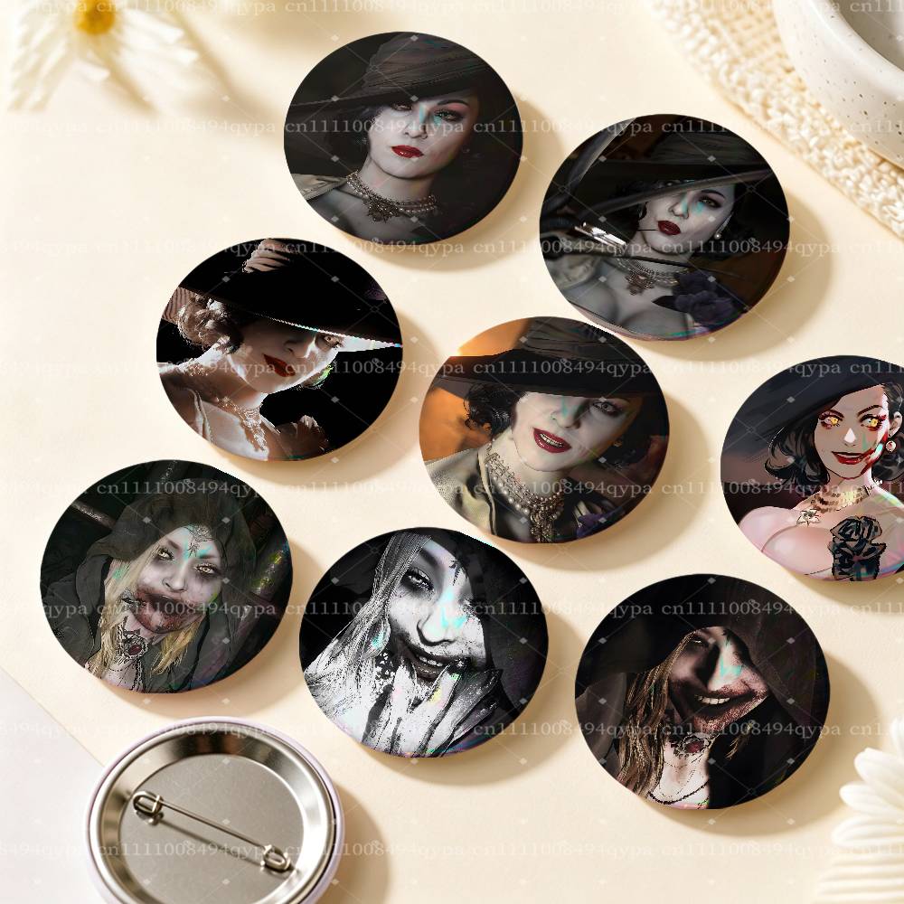 Spilla Laser L-Lady Dimitrescu - Art Craft Village recensione e prezzo