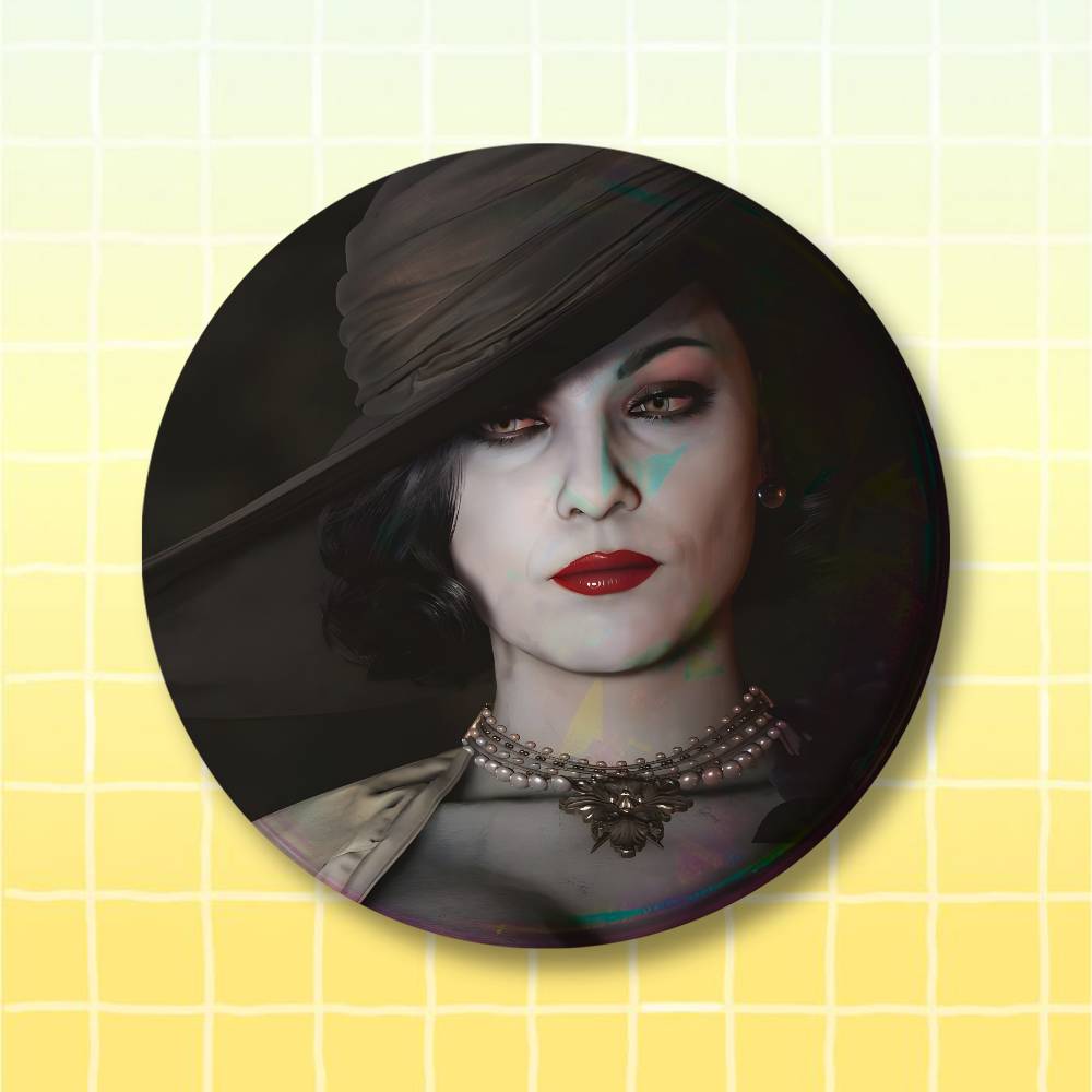 Spilla Laser L-Lady Dimitrescu - Art Craft Village recensione e prezzo
