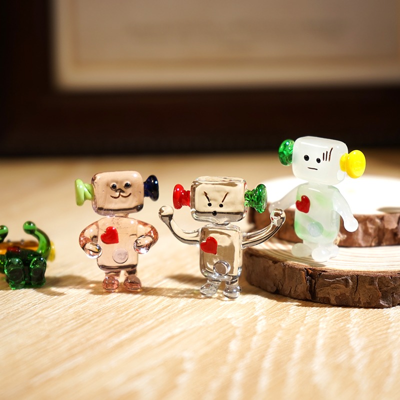 Cute Face Robot Miniature in v - Art Craft Robot recensione e prezzo